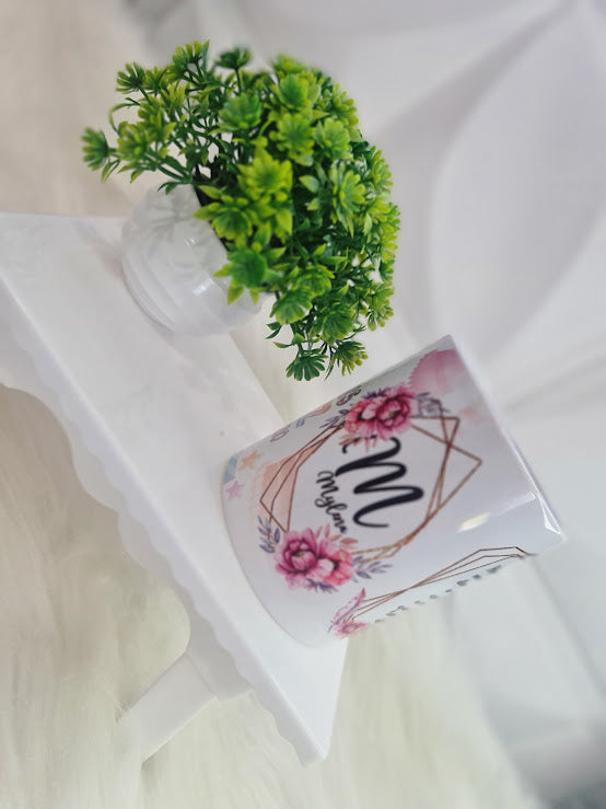 Caneca Personalizada de Aniversário com Nome, Inicial e Mensagem🎉
