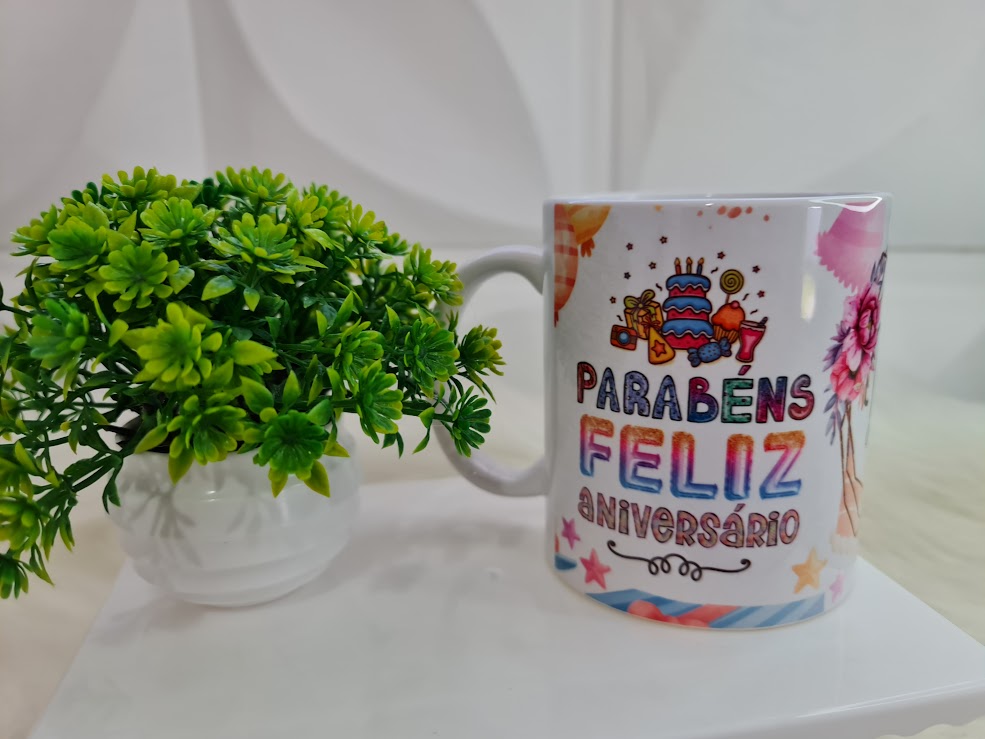 Caneca Personalizada de Aniversário com Nome, Inicial e Mensagem🎉
