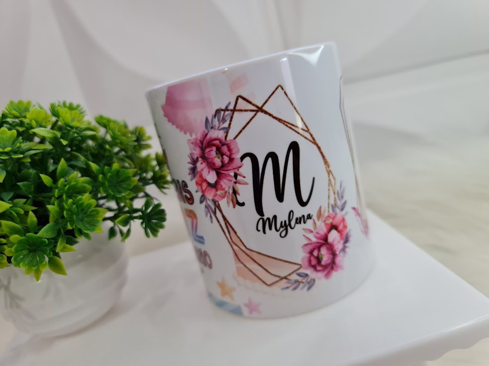 Caneca Personalizada de Aniversário com Nome, Inicial e Mensagem🎉