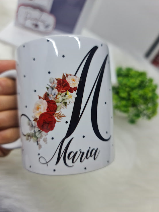 Caneca Personalizada com Nome – Estilo Floral Clássico)