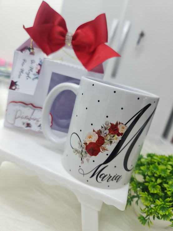 Caneca Personalizada com Nome – Estilo Floral Clássico)