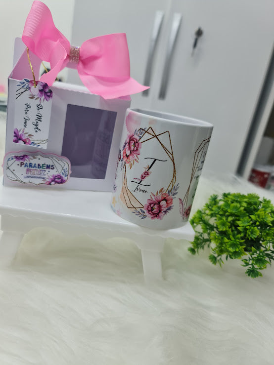 Caneca Personalizada de Aniversário com Nome e Mensagem Especial