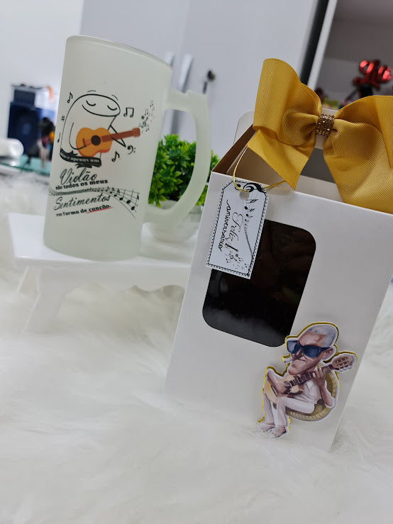 Caneca Chopp Personalizada + Caixa Presenteável – "Não é apenas um violão..."