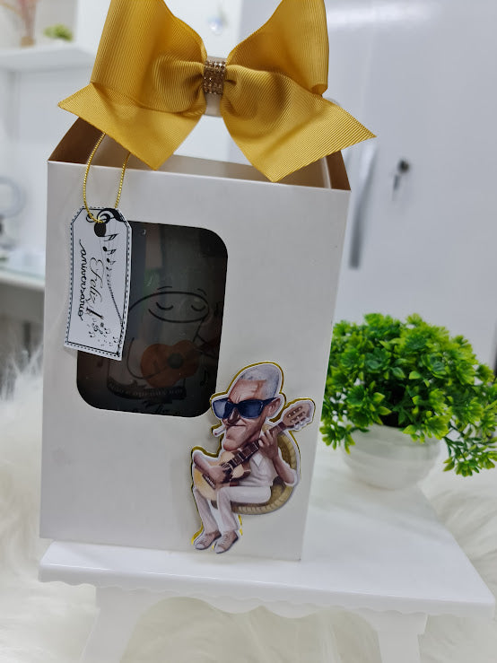 Caneca Chopp Personalizada + Caixa Presenteável – "Não é apenas um violão..."