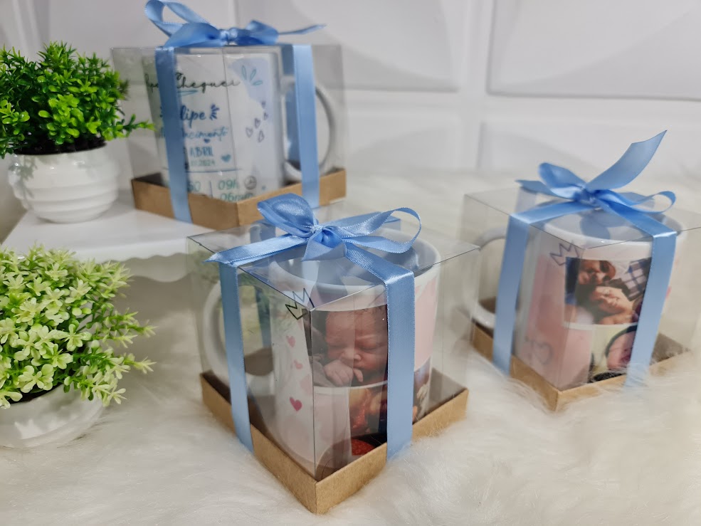 Caneca “Cheguei!” – Lembrança de Nascimento Personalizada🍼