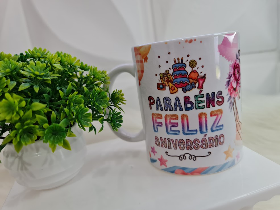 Caneca Personalizada de Aniversário com Nome, Inicial e Mensagem🎉