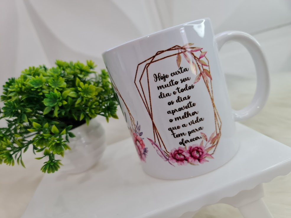 Caneca Personalizada de Aniversário com Nome, Inicial e Mensagem🎉