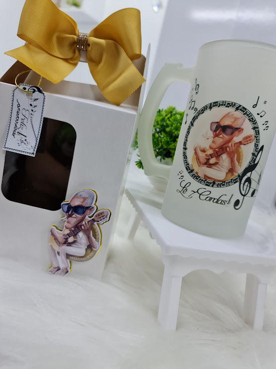 Caneca Chopp Personalizada + Caixa Presenteável – "Não é apenas um violão..."